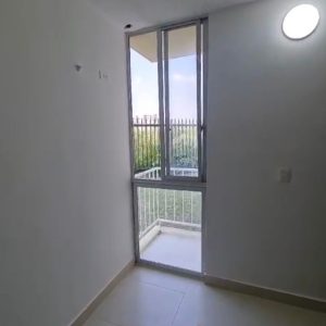 HABITACION PRINCIPAL Y ESPACIO PARA AIRE AC